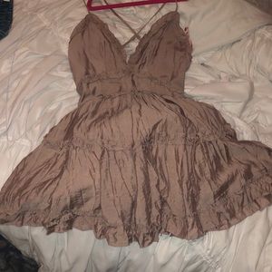 NEVER BEEN WORN RUFFLE DRESS!!!